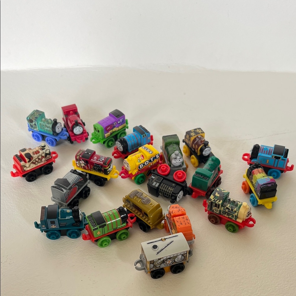 20 Thomas & Friends Vibrant Mini Train Collection